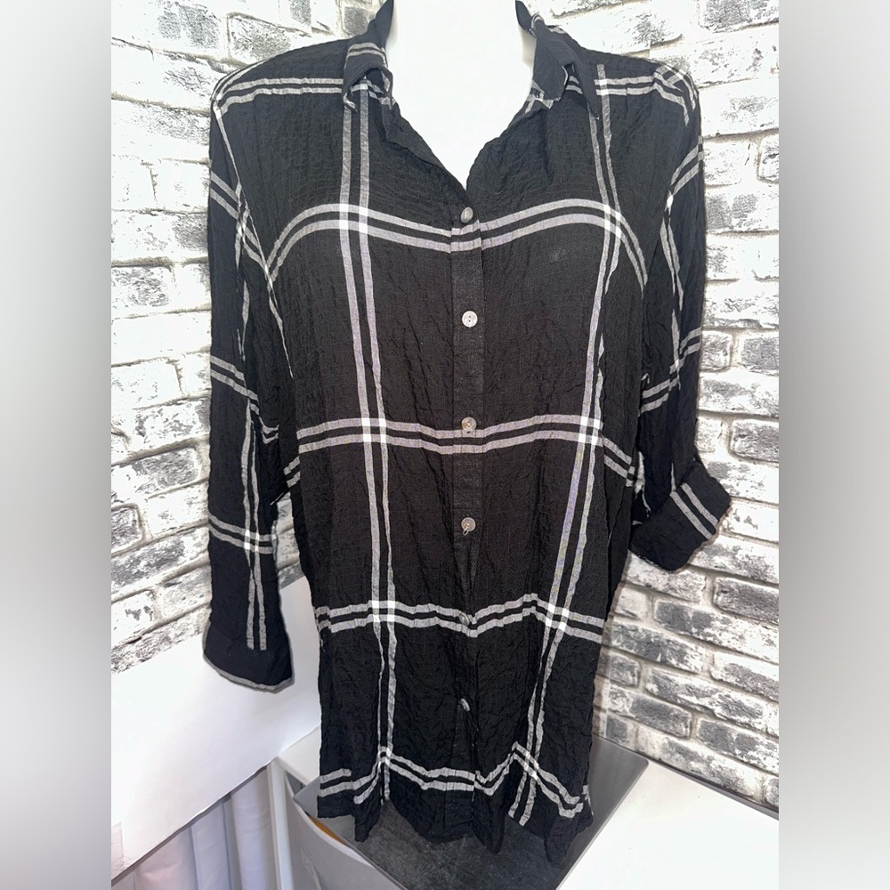 Light Weight Windowpane Plaid Button Up